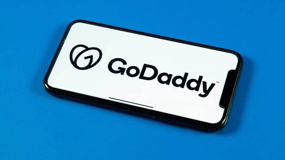 7 Best GoDaddy Alternatives in 2025